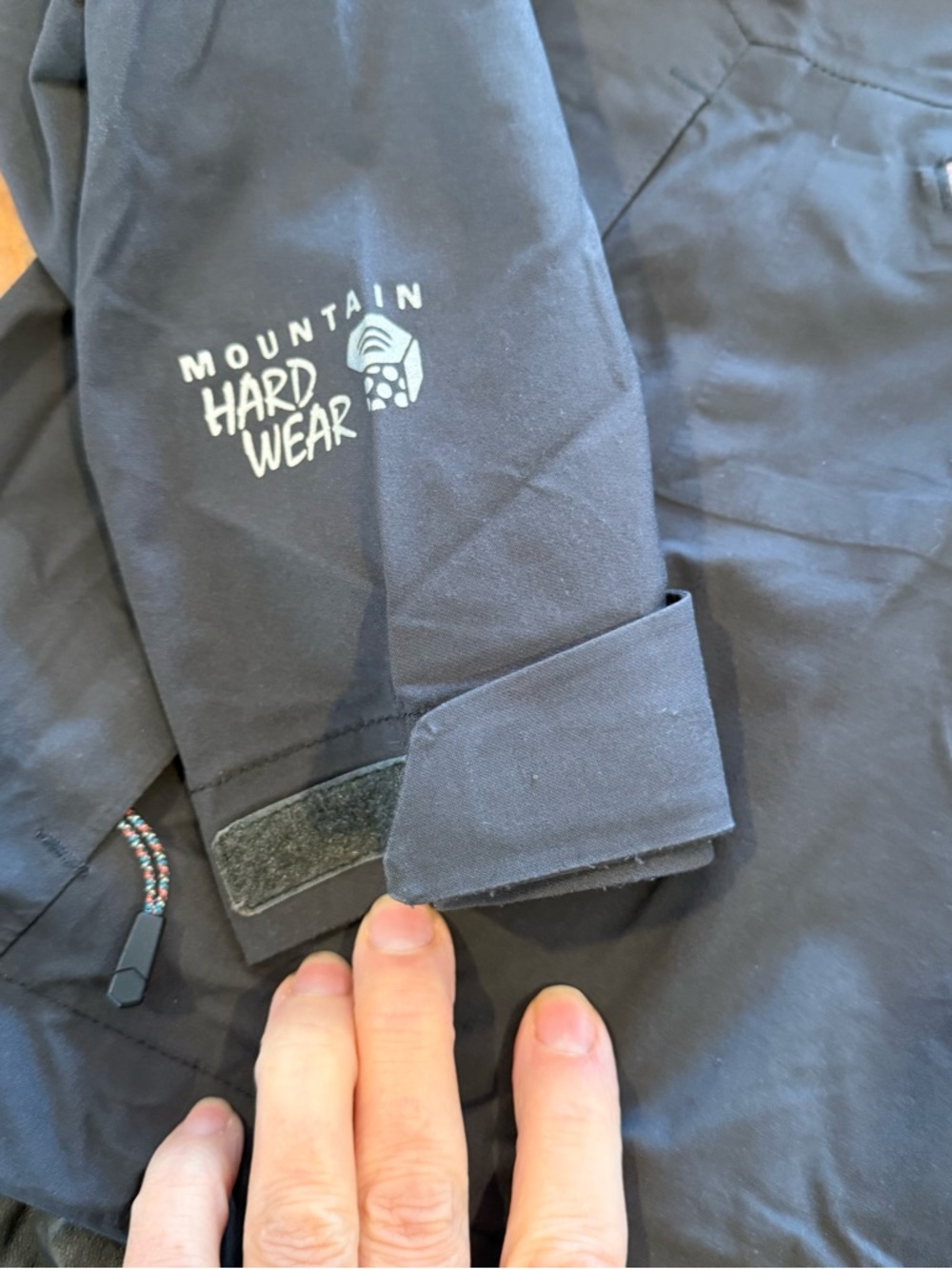 Mountain Hardwear Gortex Rain Jacket - Picture 4 of 10